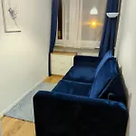 بيت شباب Ursus Rooms-self Check-in
