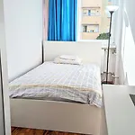 Ursus Rooms-self Check-in بيت شباب *