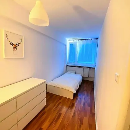 Hostel Ursus Rooms-self Check-in Warschau