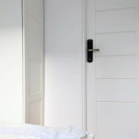 Ursus Rooms-self Check-in *