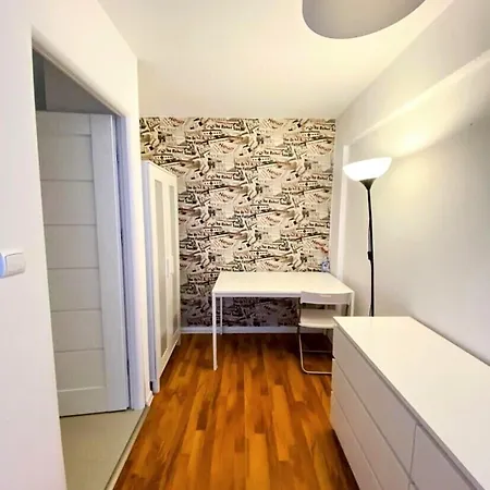 Ursus Rooms-self Check-in Hostel *