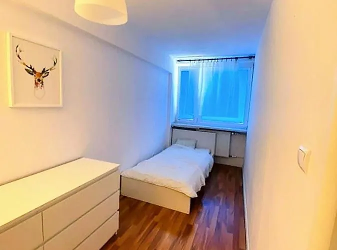 Hostel Ursus Rooms-self Check-in Varşova