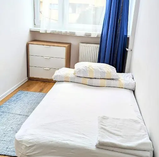 Ursus Rooms-self Check-in Hostel *