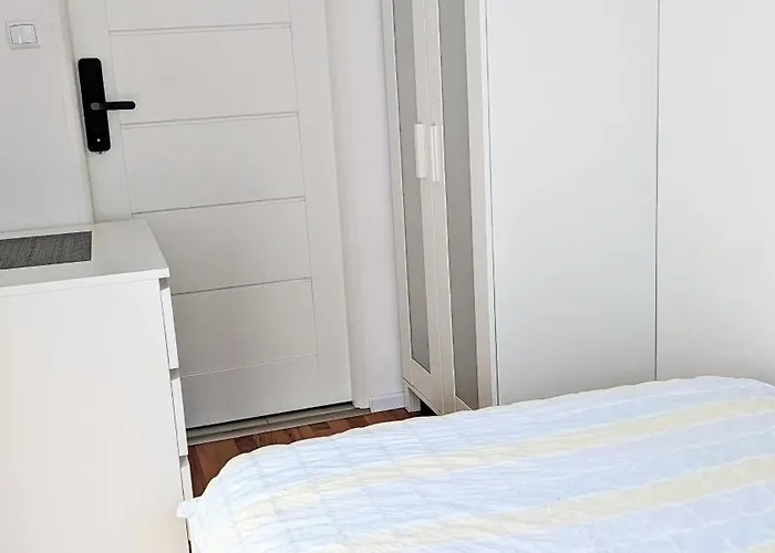 Ursus Rooms-self Check-in Hostel Varşova