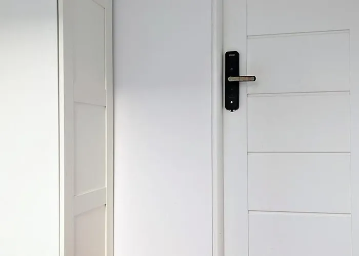 Ursus Rooms-self Check-in *