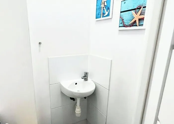 Ursus Rooms-self Check-in Hostel