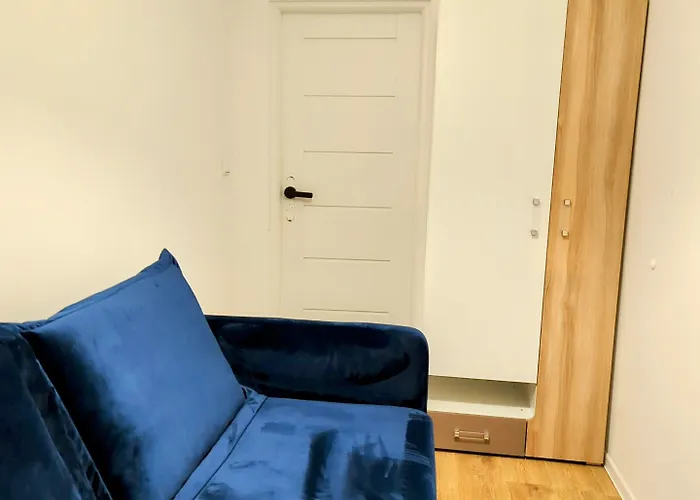 Ursus Rooms-self Check-in Hostel