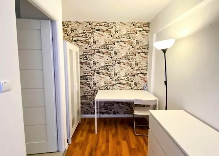 Ursus Rooms-self Check-in Hostel *